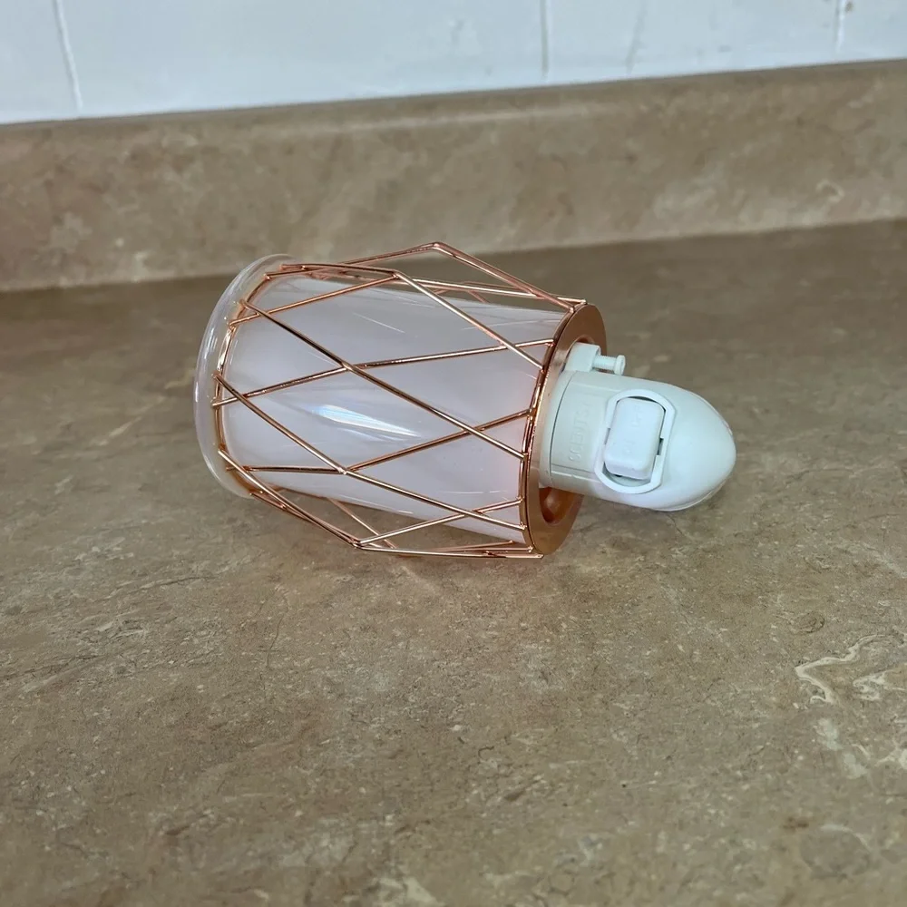 Scentsy Wire You Blushing Wax Warmer